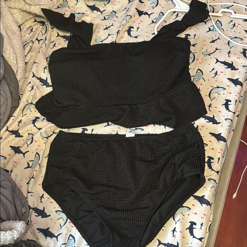 SHEIN Black Textured Bikini Set